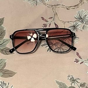 Never worn Fifth & Ninth Skye aviators